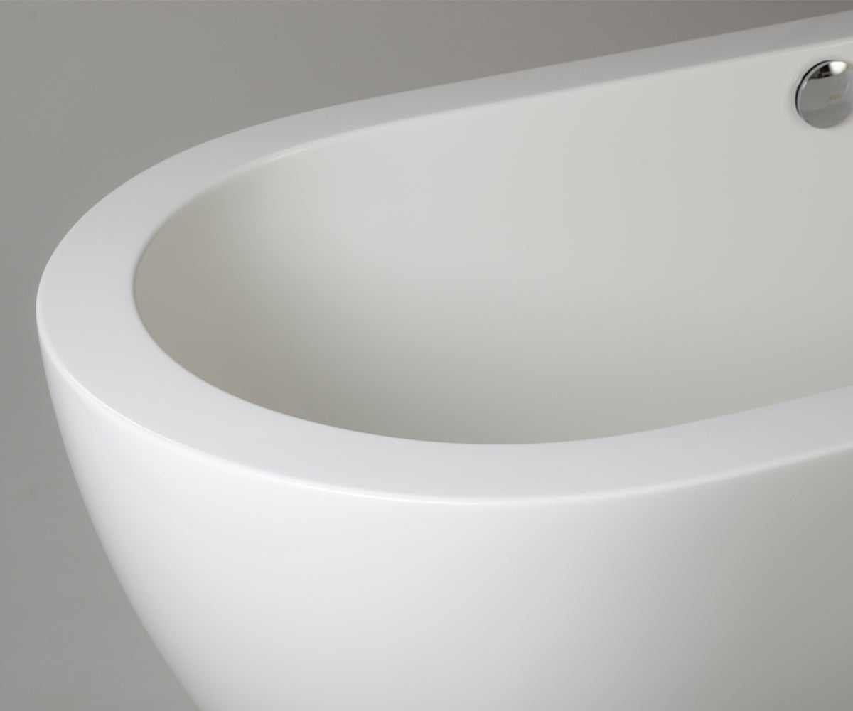 Genesis freestanding bathtub