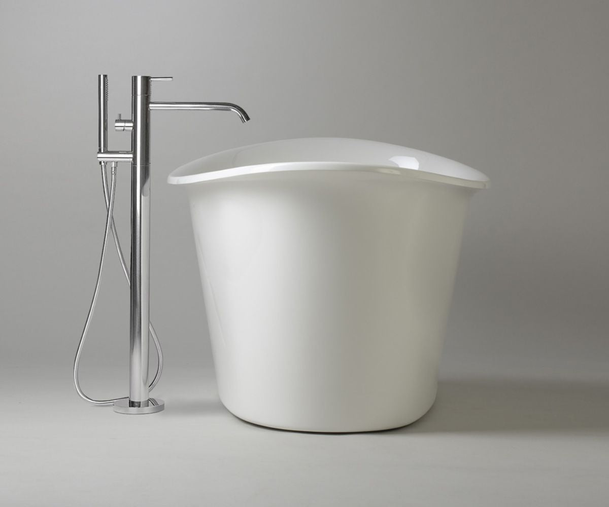 Euphoria freestanding bathtub with the AIR+ system