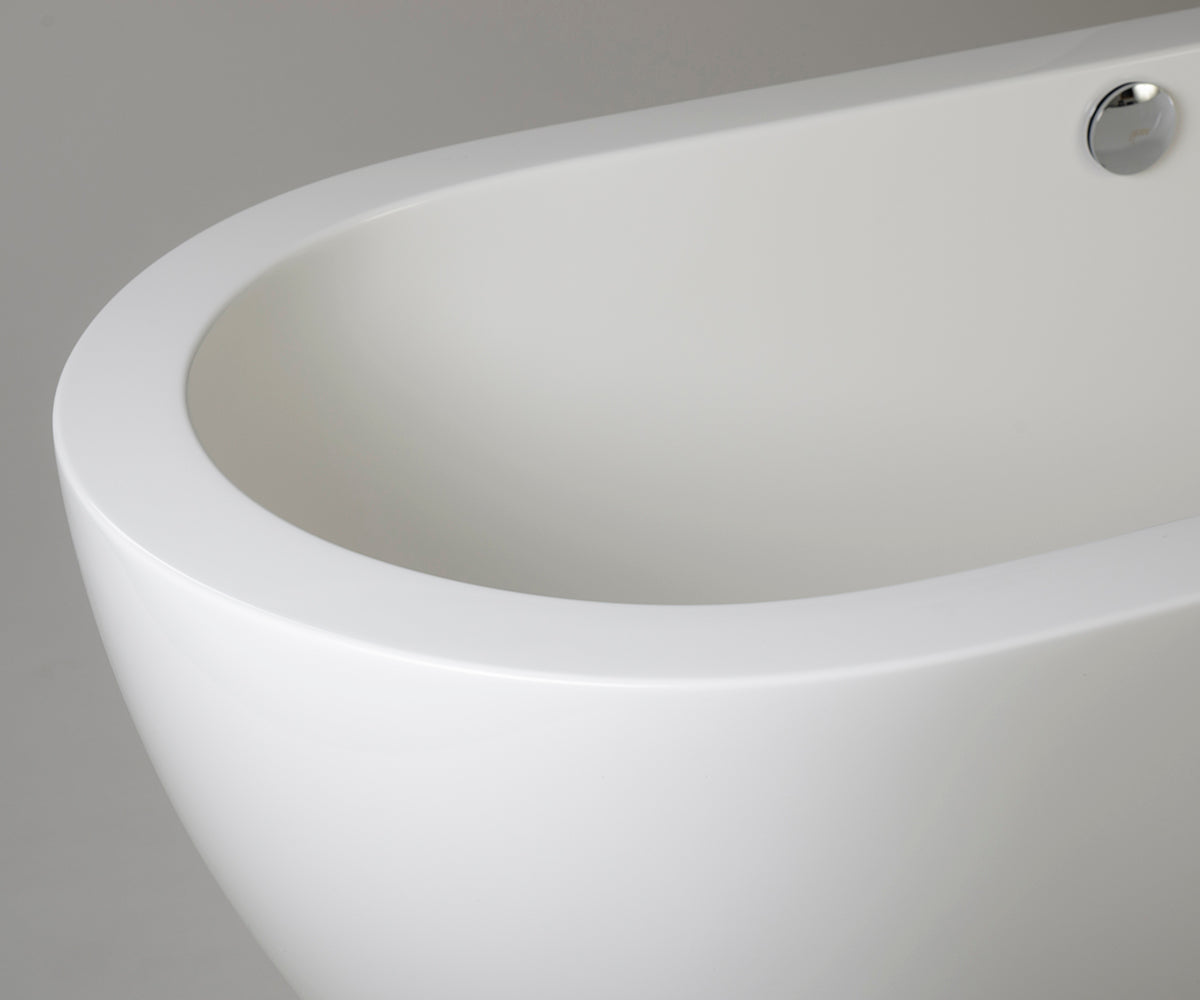 Genesis freestanding bathtub