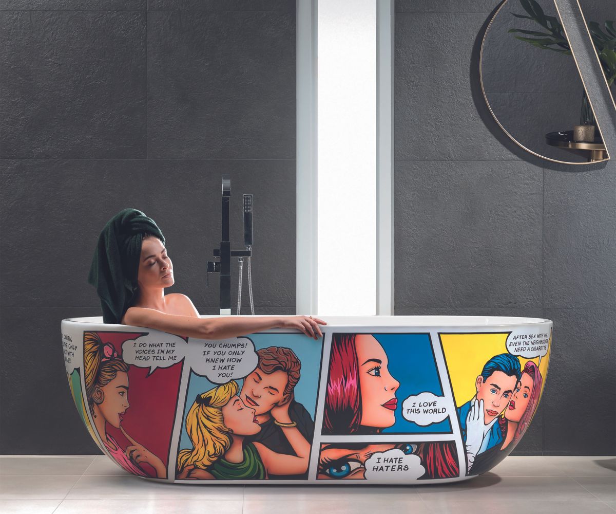 Freestanding hand-painted bathtub Space Komiks